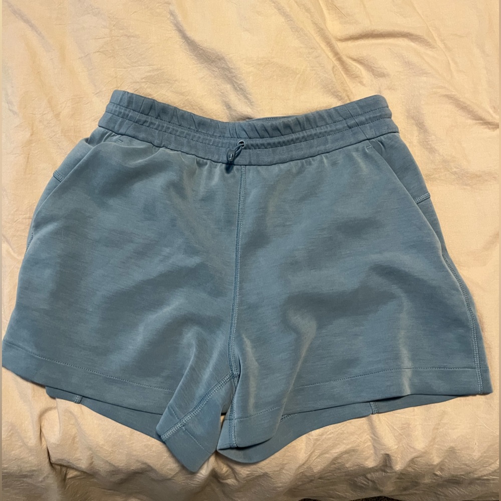 Lululemon soft stream shorts